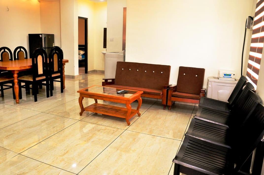 Appartement Baithul Kareem à Kochi Extérieur photo