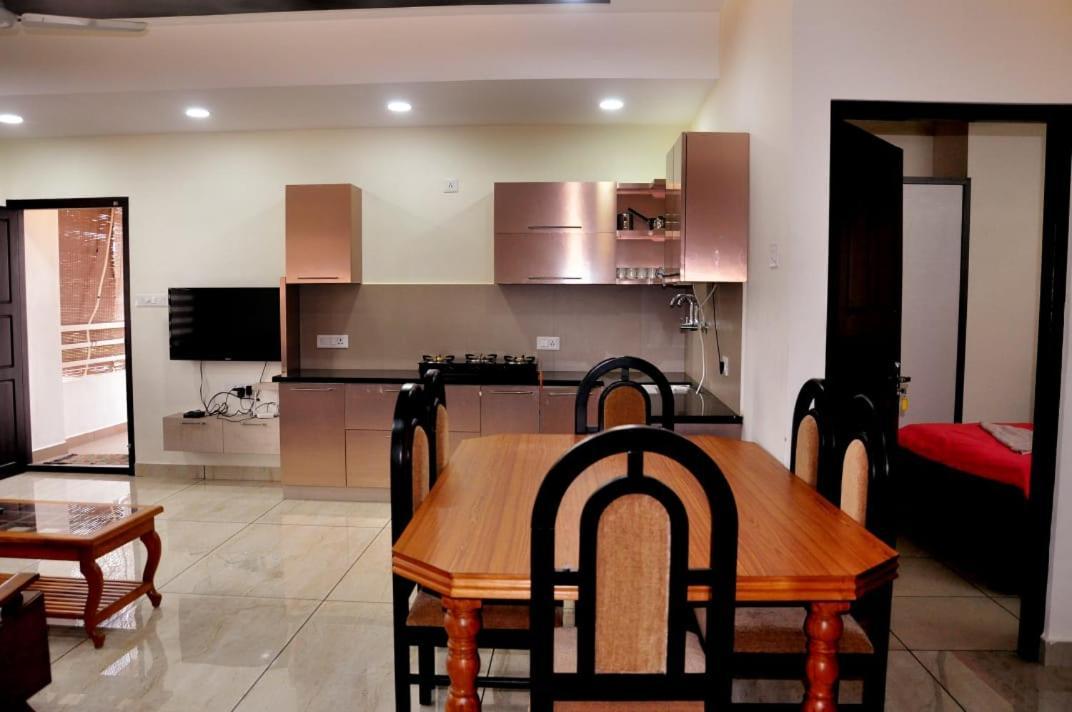 Appartement Baithul Kareem à Kochi Extérieur photo